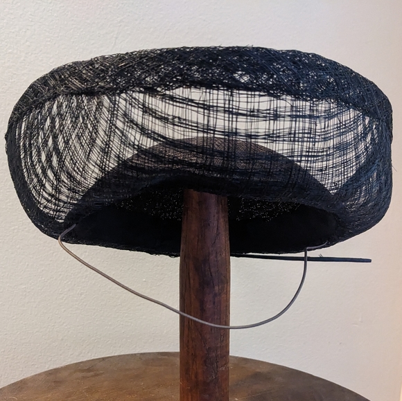 Kentucky Derby black fascinator hat ASO Kate Middleton - Picture 8 of 9